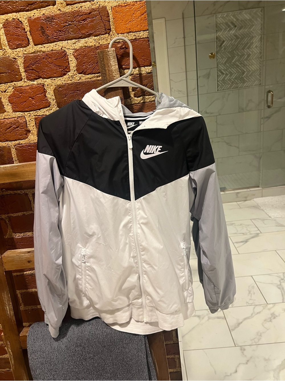 Nike Loose Fit Windbreaker